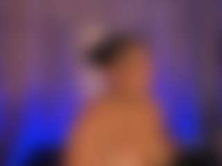 Live cam show with Anna Swift - Public Brown Hair on Camiplay Live