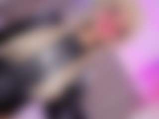 Live cam show with Ninaa-Keyli - Small Tits on Gym Cam Girls