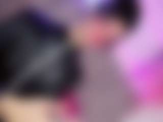 Live cam show with Ninaa-Keyli - Dirty Talk on Milfs Live