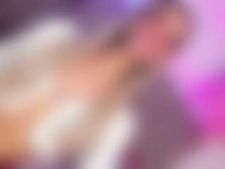 Spettacolo in cam dal vivo con Ninaa-Keyli - Brown Eyes su Camsoda