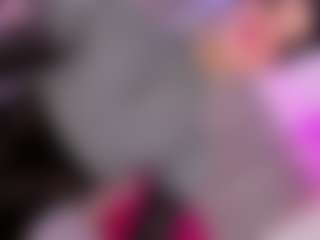 Live-camshow met Ninaa-Keyli - Tiny Tits op Camsoda