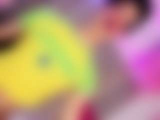 Live cam show with Ninaa-Keyli - Drinking on Milf Play
