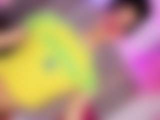Live cam show with Ninaa-Keyli - Tiny Tits on Milf Play