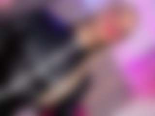 Live cam show with Ninaa-Keyli - Average on WildCum