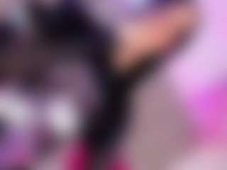 Live cam show with Ninaa-Keyli - Drinking on CamwithHer
