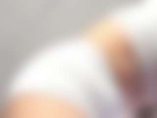 Live cam show with Divine-Madness - Skinny on CamSextacy