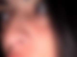 Live cam show with BritneyQuenn18 - Striptease on Milfs Live