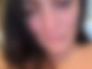 Live cam show with BritneyQuenn18 - Plug on Camversity