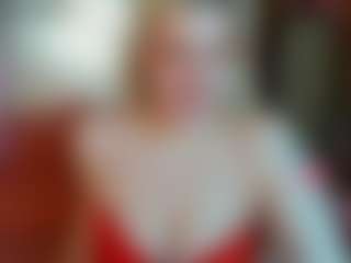 Live cam show with Michele - Green Eyes on SquirtSoMuch