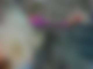 Live cam show with Michele - Solo on madthumbs
