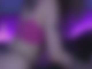 Live cam show with SandyLay - Nipple Piercings on Chatstar