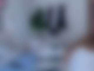 Live cam show with EvaColins - Skinny on nudelive.tv