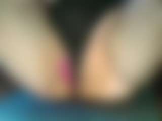 Live cam show with AmeliaCharm - Butt Plug on Camsoda