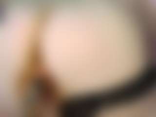 Live cam show with AmeliaCharm - Mask on makecum.org