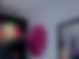 Mia-bratz's Live Sex Cam Show
