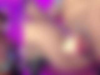 Live cam show with GinaKurt - Ebony Teen (18+) on Gym Cam Girls