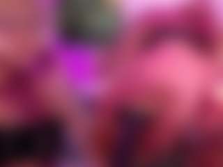 Live cam show with GinaKurt - Spank on Camiplay Live