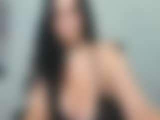 Live cam show with Vaela Vixen - Bi on Camsoda