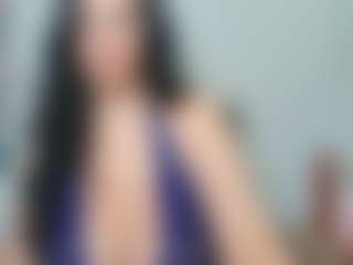 Live cam show with Vaela Vixen - Bi on Camsoda