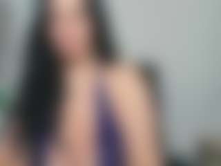 Live cam show with Vaela Vixen - Bi on Camsoda