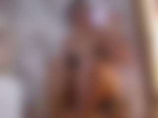 Alice MILF webcam performer live streaming