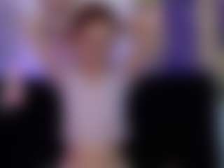 Live cam show with Aurora Hans - Camel Toe on pussylord.com
