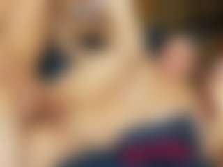 Live cam show with richi-lovxx - Ball Sucking on Fit Hotties