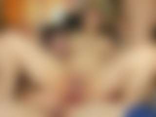 Live cam show with richi-lovxx - Ball Sucking on googirlz