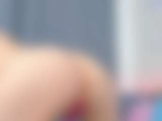 Spettacolo in cam dal vivo con zia-ember - Cute su Camsoda