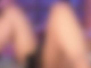 Live cam show with LauRoberts - Blonde Hair on live18s.com