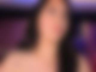 Live cam show with LauRoberts - Curvy on xxxlivecams.org
