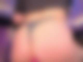 LauRoberts's Live Sex Cam Show