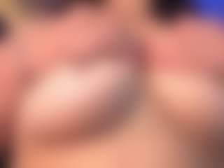 LauRoberts's Live Sex Cam Show
