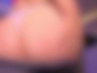 Live cam show with LauRoberts - Smoking on Camsoda