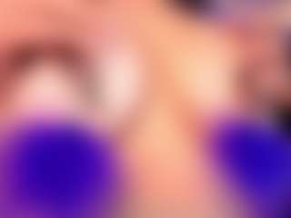 LauRoberts's Live Sex Cam Show