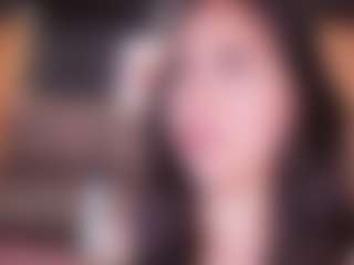 Live cam show with LauRoberts - Green Eyes on Dolls Live