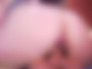 LauRoberts's Live Sex Cam Show