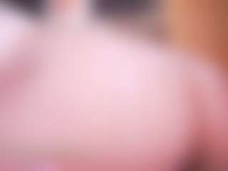 Live cam show with LauRoberts - Athletic Amateur on friskycurves.com