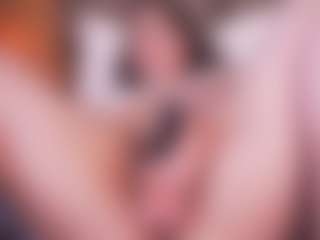 Live cam show with LauRoberts - Smoking on pussylord.com