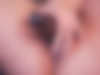 LauRoberts's Live Sex Cam Show