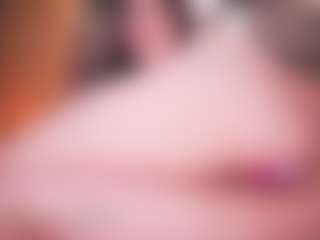 Live cam show with LauRoberts - Blonde Hair Teen (18+) on camwithhim.com
