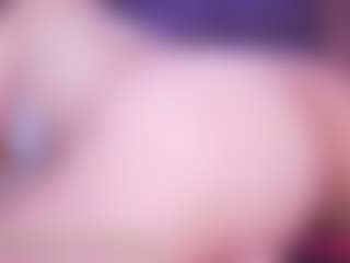 Live cam show with LauRoberts - Public Curvy on LiveSexCams6