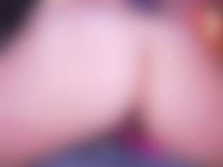 Live cam show with LauRoberts - Blonde Hair on sexytreat.net