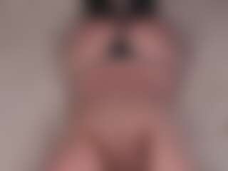 Maddy-Soon's Live Sex Cam Show