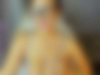 Live cam show with Mariellie - Cumshot on livesuperchat.net