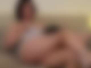 Live cam show with Annie Monroe - Athletic on Milfs Live