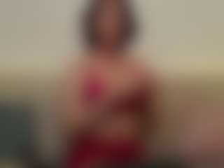 Live cam show with Annie Monroe - Facial Piercings on Cam Slut