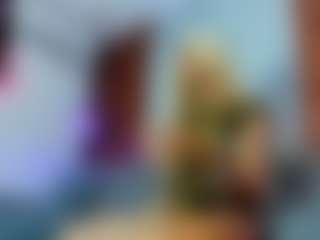 Live cam show with Ariann - Average on livesuperchat.net