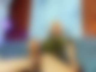 Live cam show with Ariann - Blonde Hair on Camsoda