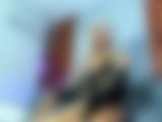 Live cam show with Ariann - Brown Eyes on PervPlay.com